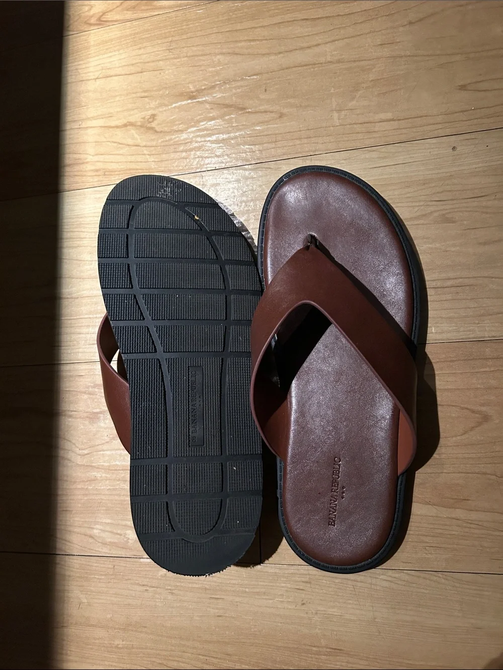banana republic flip flops